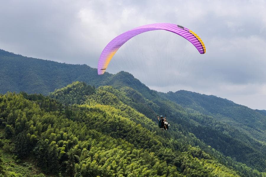 ธุรกิจท่องเที่ยว 'การบินระดับต่ำ' เหินเวหาชมวิวในอันฮุย