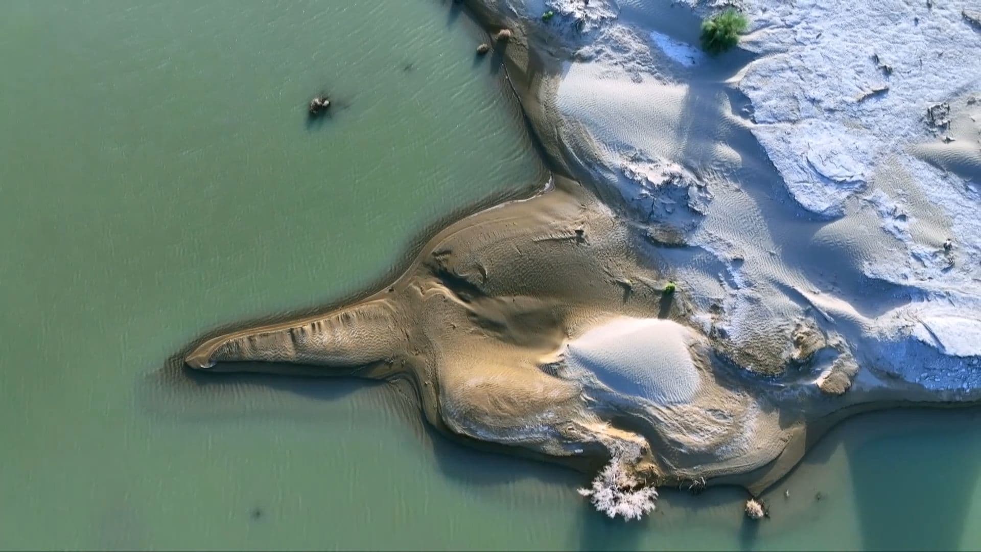 เนินทราย 'ช้างยักษ์ดื่มน้ำ' ในซินเจียง ศิลปะจากการชลประทาน