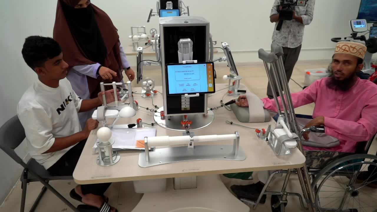 บังกลาเทศ-จีนจับมือเปิด 'ศูนย์ฟื้นฟูสมรรถภาพด้วยหุ่นยนต์' แห่งแรก