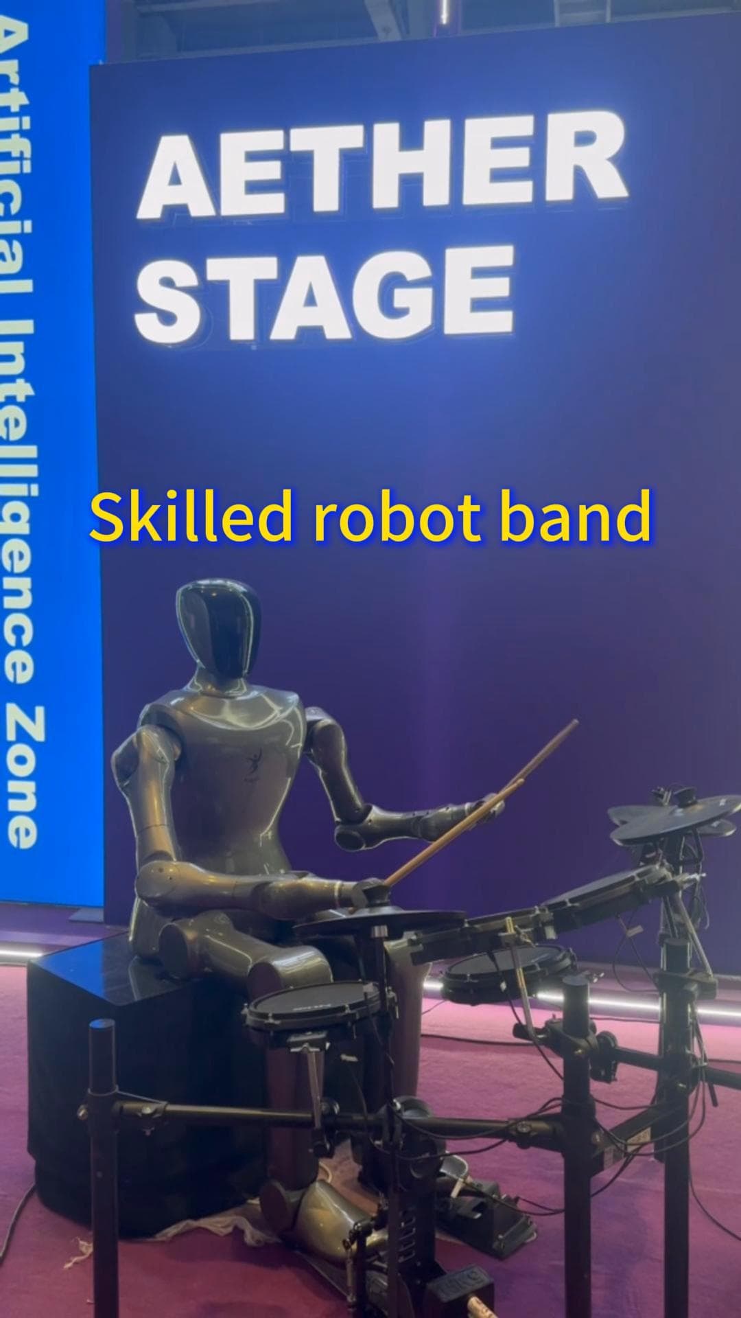 หุ่นยนต์ 'นักดนตรี' ฟอร์มวง สร้างสีสันงานการค้าดิจิทัลในหางโจว