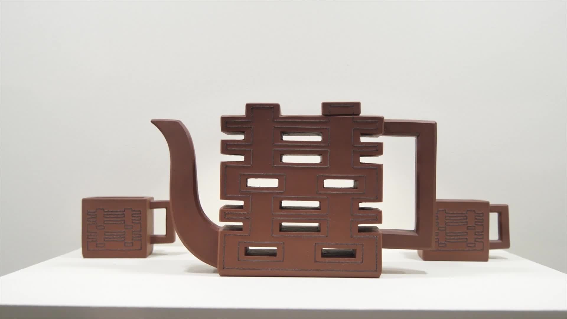 มอสโกเปิดนิทรรศการ 'กาน้ำชาดินเหนียวสีม่วง' แห่งเมืองอี๋ซิงของจีน