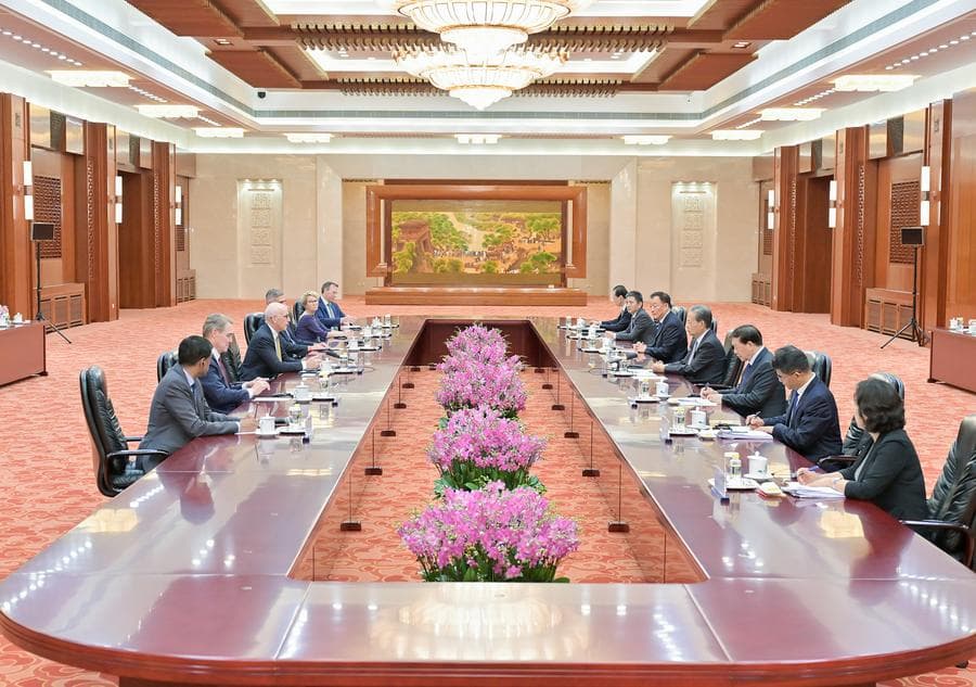 จ้าวเล่อจี้พบปะหารือคณะผู้แทนสภาคองเกรสสหรัฐฯ