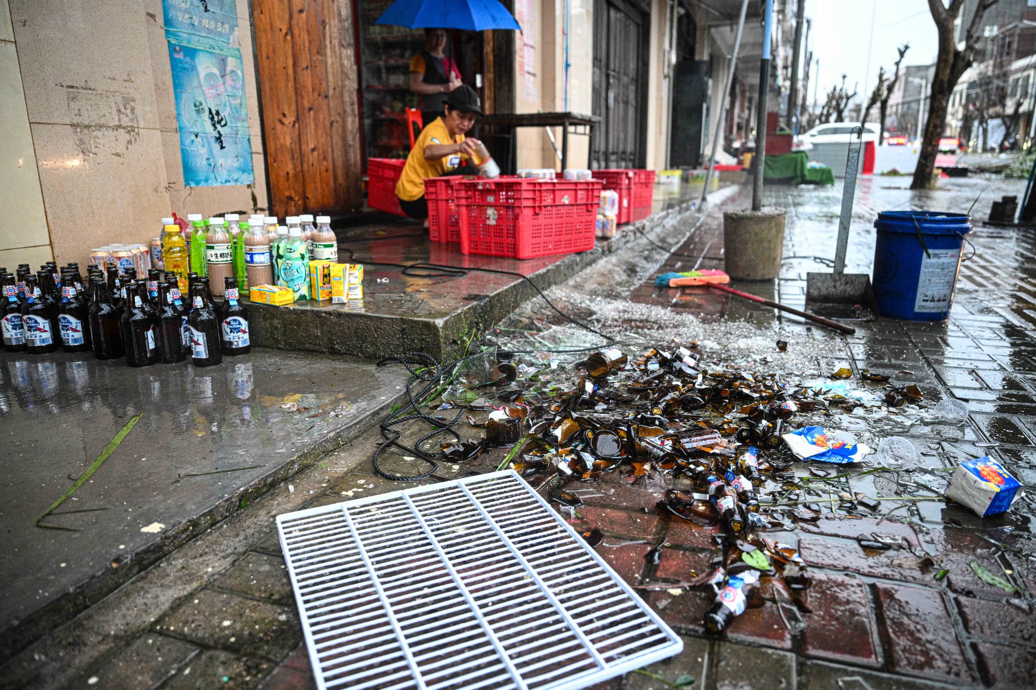 ผลพวง 'ไต้ฝุ่นแมตโม' ขึ้นฝั่งจีน กระทบไหหลำ-กวางตุ้ง
