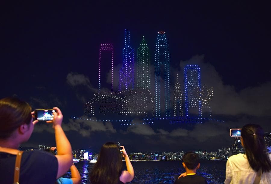 โชว์แสงสี 'โดรน' กลางฟ้า ฉลองวันชาติจีนในฮ่องกง