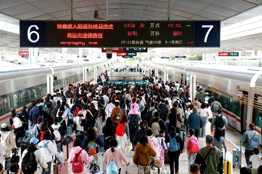 จีนเผยยอดโดยสารรถไฟ 'วันชาติ' พุ่งสูงเป็นประวัติการณ์