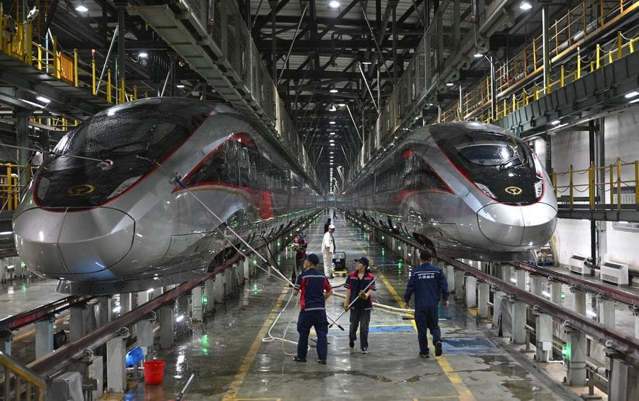 เจิ้งโจวบำรุงรักษา 'รถไฟหัวกระสุน' รองรับเดินทางหยุดยาววันชาติจีน