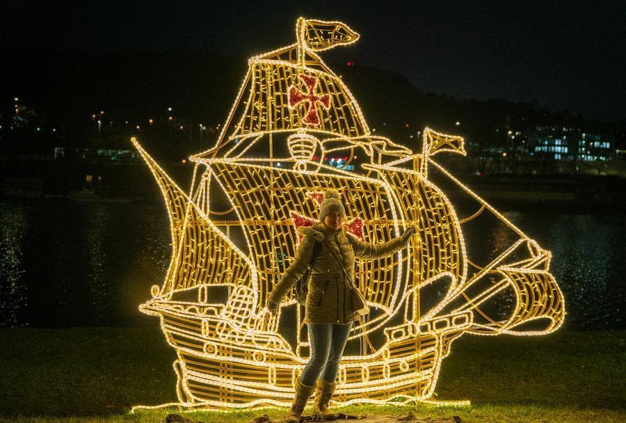 กรุงปรากเนรมิต 'สวนประดับไฟธีมยุโรป' ริมฝั่งแม่น้ำวัลตาวา