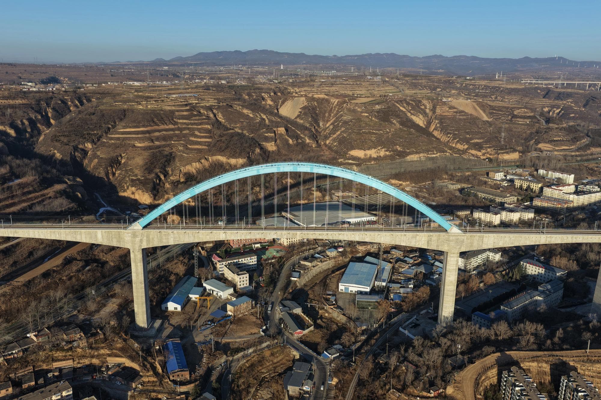 ส่องสะพานหวังเจียเหอของทางรถไฟเร็วสูงสายใหม่ในจีน