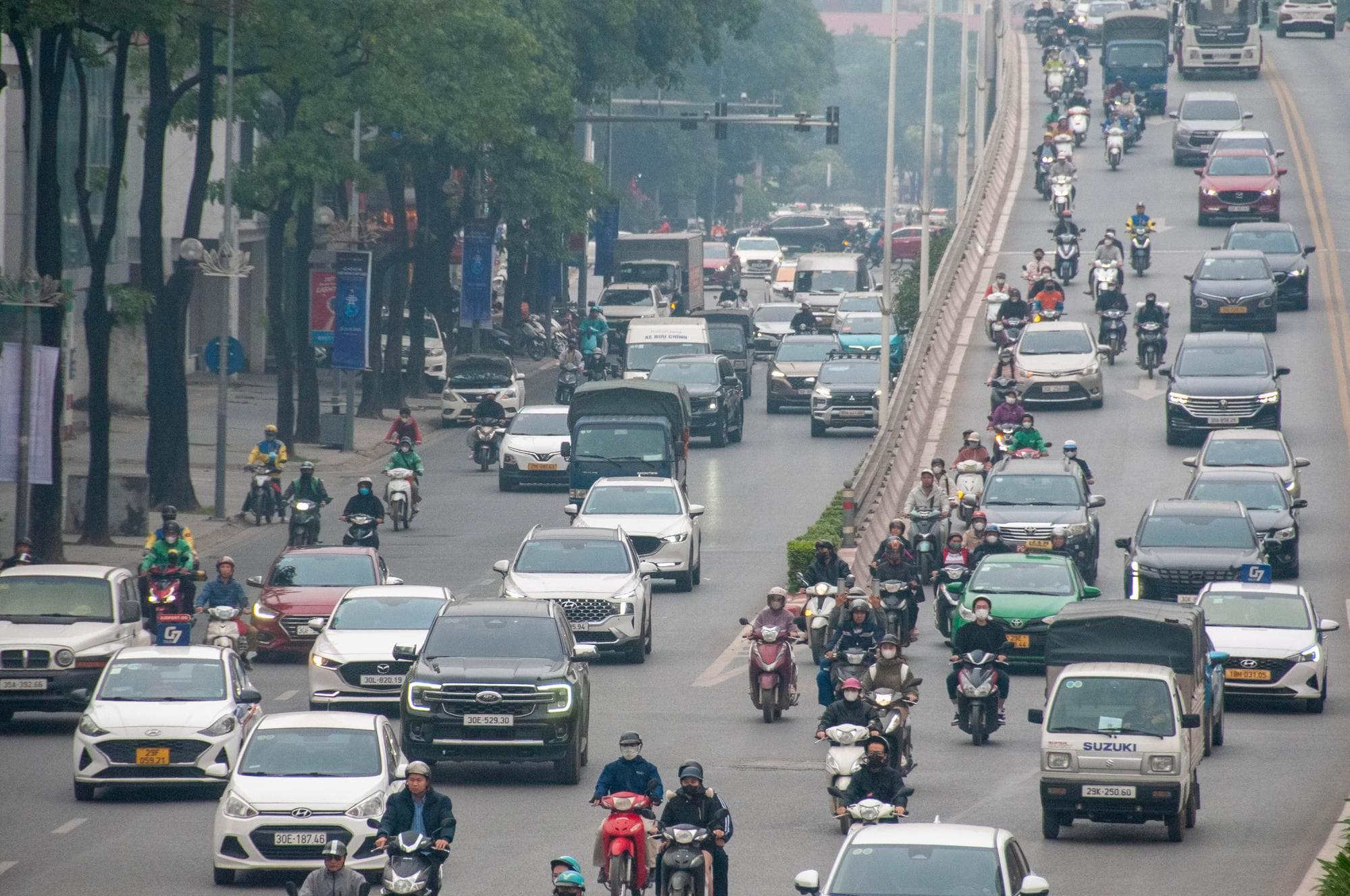 เวียดนามทลายแก๊งลักลอบค้า 'อาวุธสงคราม' ยึดของกลางจำนวนมาก