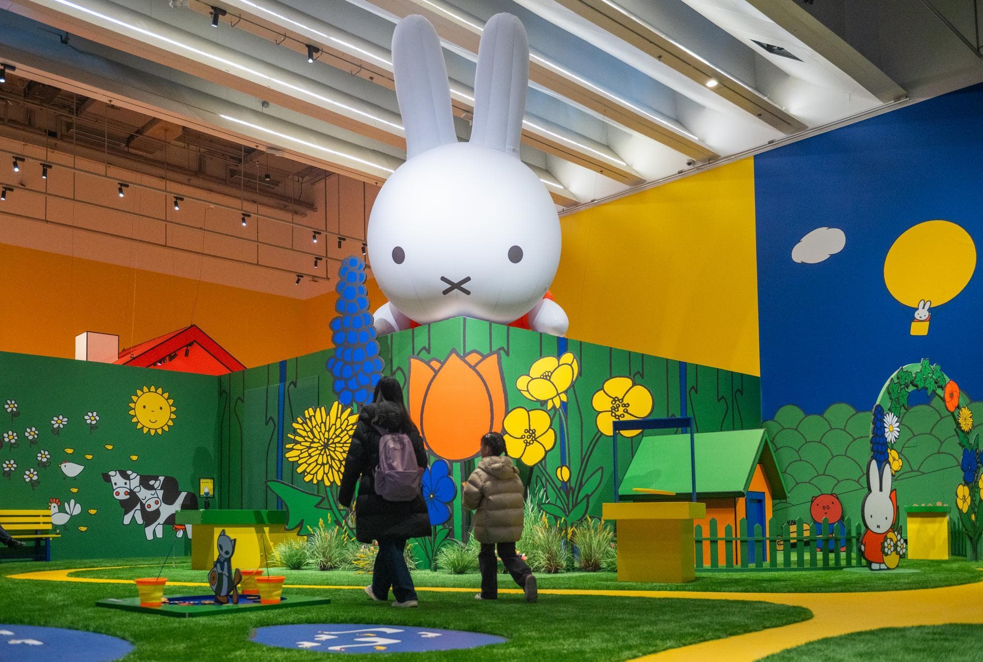 นิทรรศการ Miffy เปิดใหม่ในปักกิ่ง พาสัมผัสโลกแห่งการเติบโต มิตรภาพ และความรัก