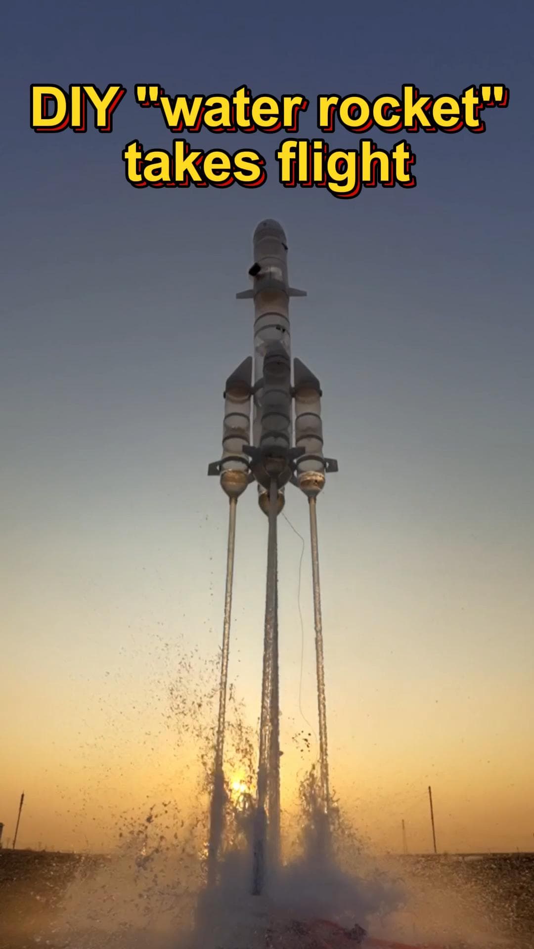 ดีไอวายเจ๋ง! ครูจีนประดิษฐ์ 'จรวดขวดน้ำ' พุ่งฉิวสู่ท้องฟ้า