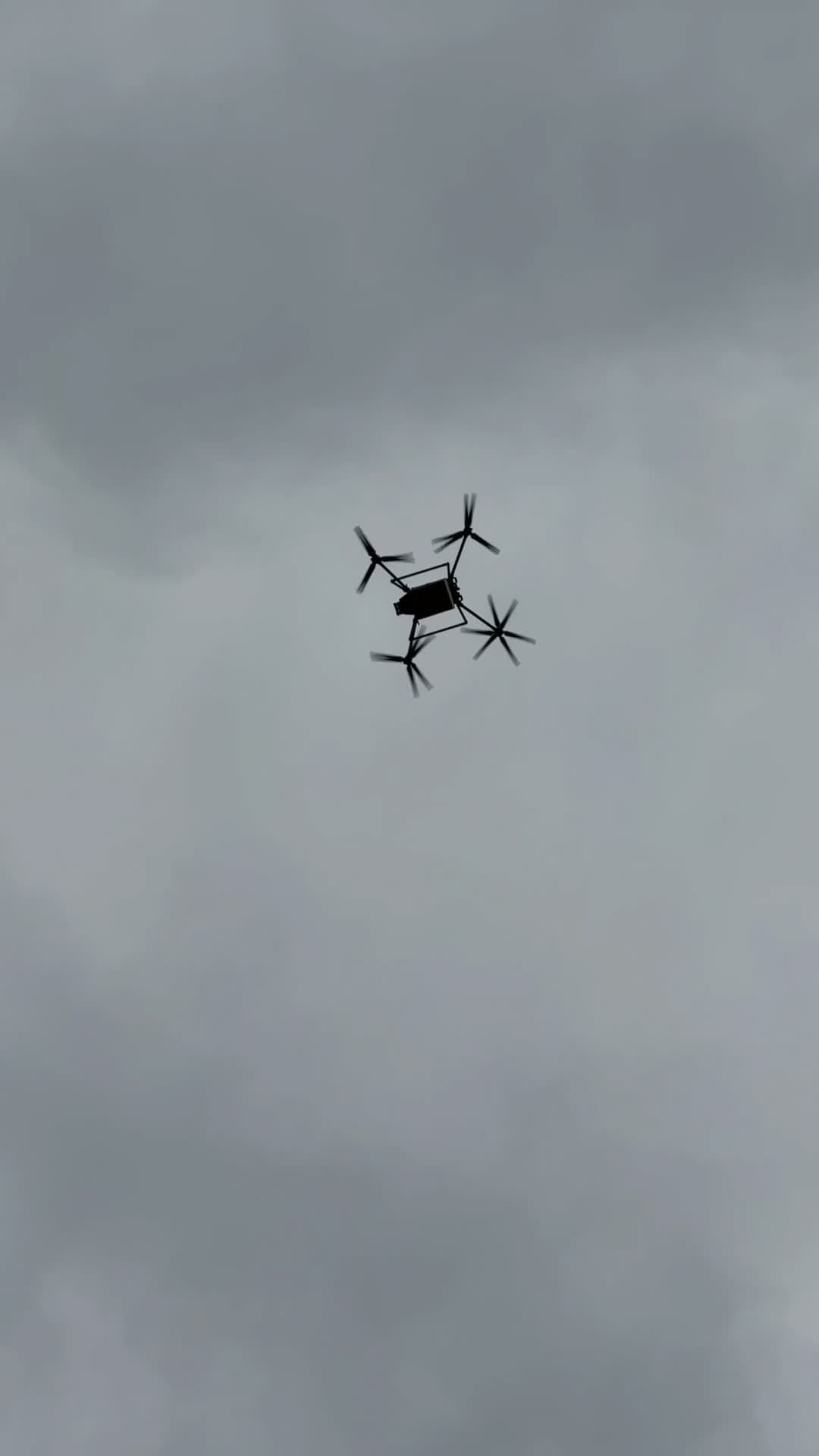 เซี่ยงไฮ้ใช้ 'โดรน' ส่งตัวอย่างทางการแพทย์ ลดเวลา-ต้นทุน หลีกจราจรติดขัด