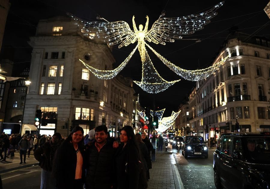 แสงสีประดับ 'ลอนดอน' งดงามโดดเด่นยามราตรี