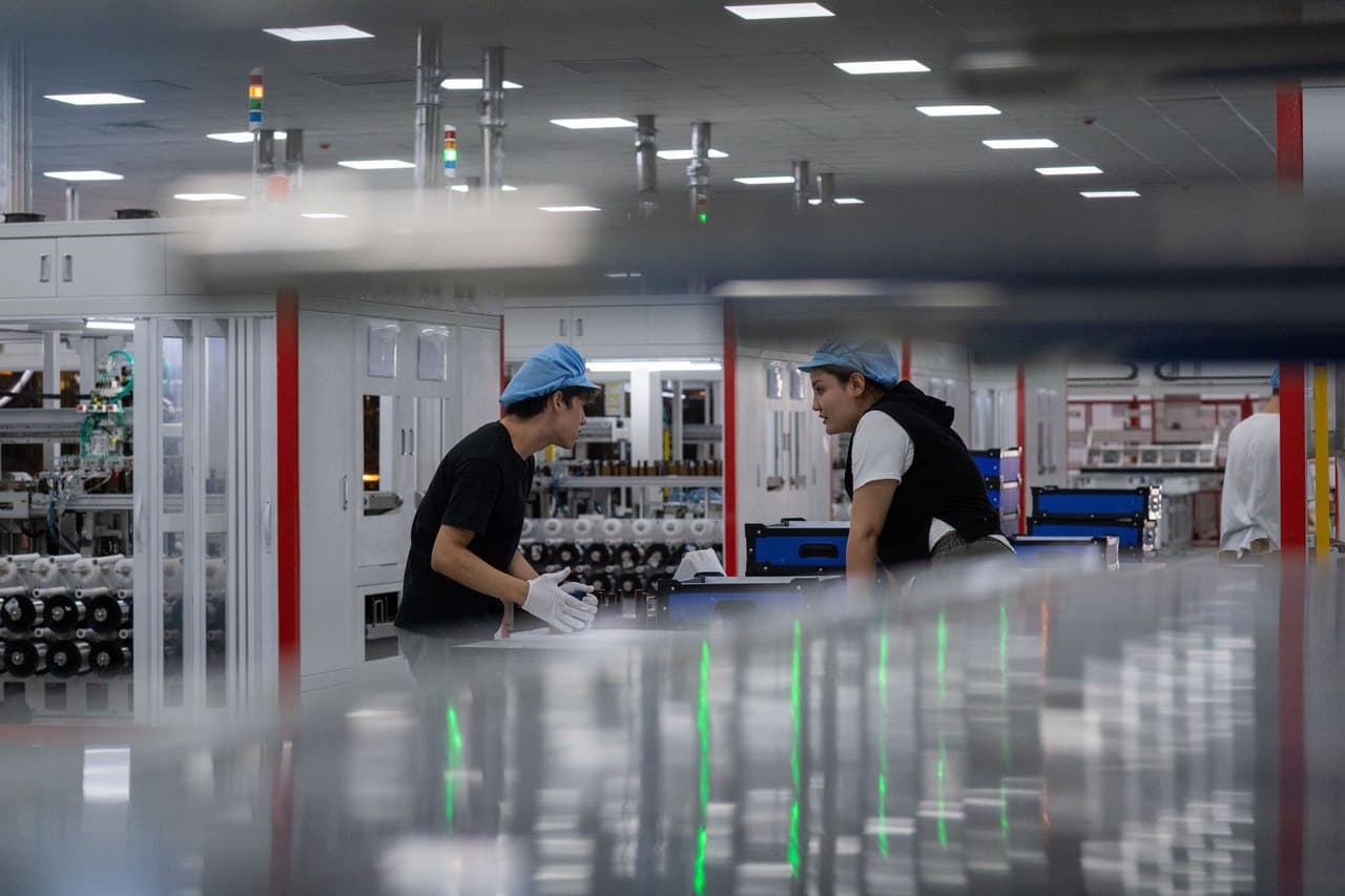 จีนเตรียมปรับลด-ยกเลิก 'คืนภาษีส่งออก' ผลิตภัณฑ์พลังงานแสงอาทิตย์และแบตเตอรี่