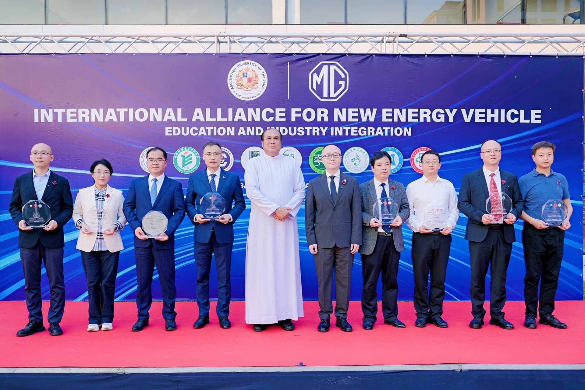 ABAC เปิดสหพันธ์นานาชาติจีน-ไทย ผสานอุตสาหกรรม-การศึกษาเทคโนโลยี NEV