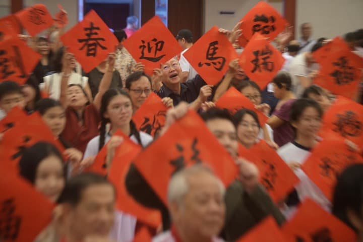 กิจกรรมเขียน 'ชุนเหลียน' ต้อนรับตรุษจีนในสิงคโปร์