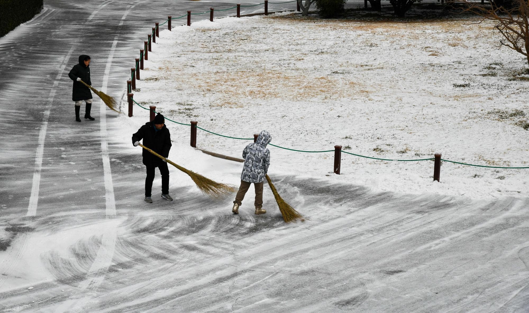 จี่หนานขาวละลานตา หลังต้อนรับ 'หิมะแรก' ของปี 2026