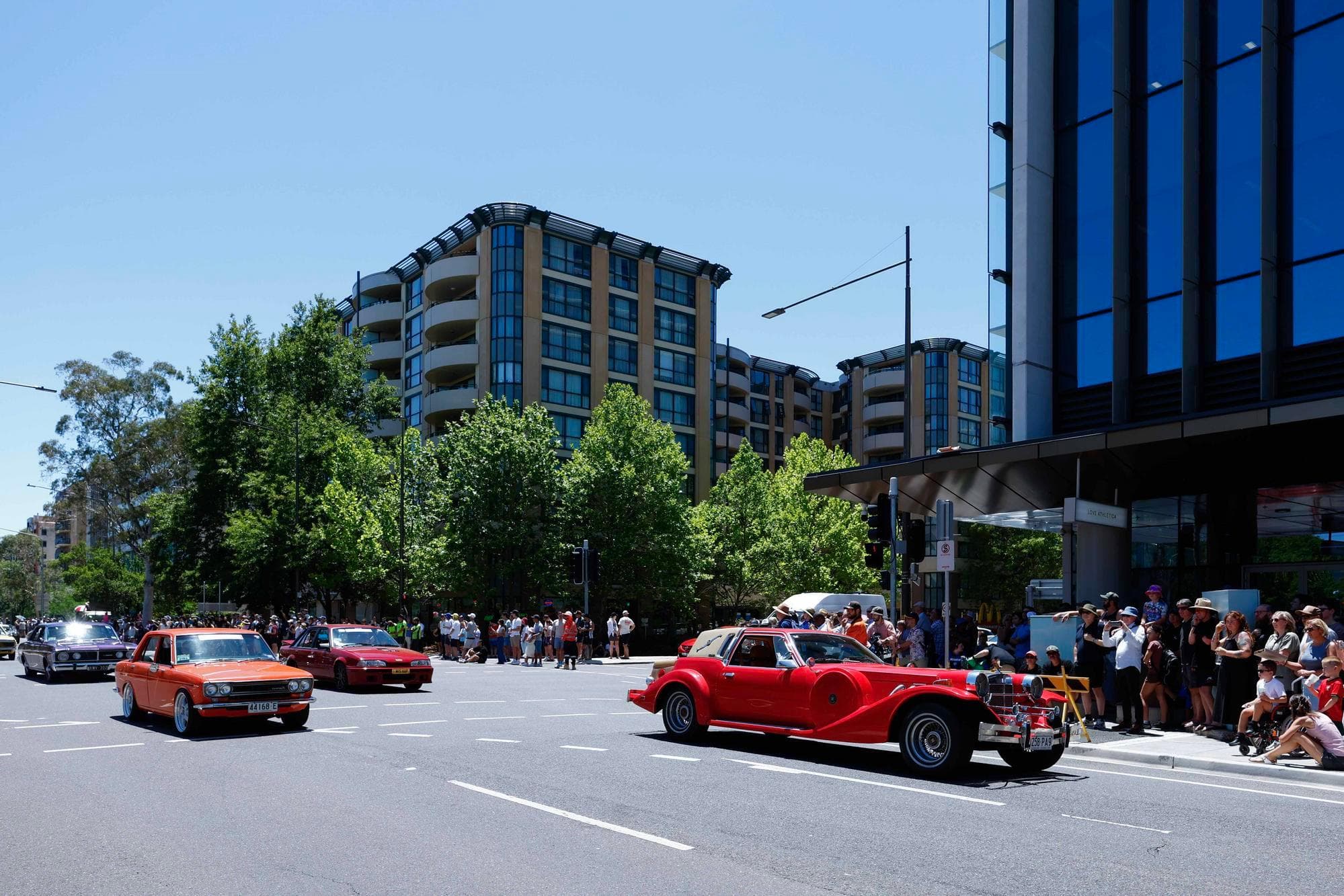 ผู้คนแห่ชมทัพรถคลาสสิก-วินเทจ ร่วมขบวนอวดโฉมในออสเตรเลีย