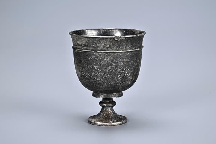 ส่านซีขุดพบ 'เครื่องเงินเครื่องทอง' จากหลุมศพสตรียุค