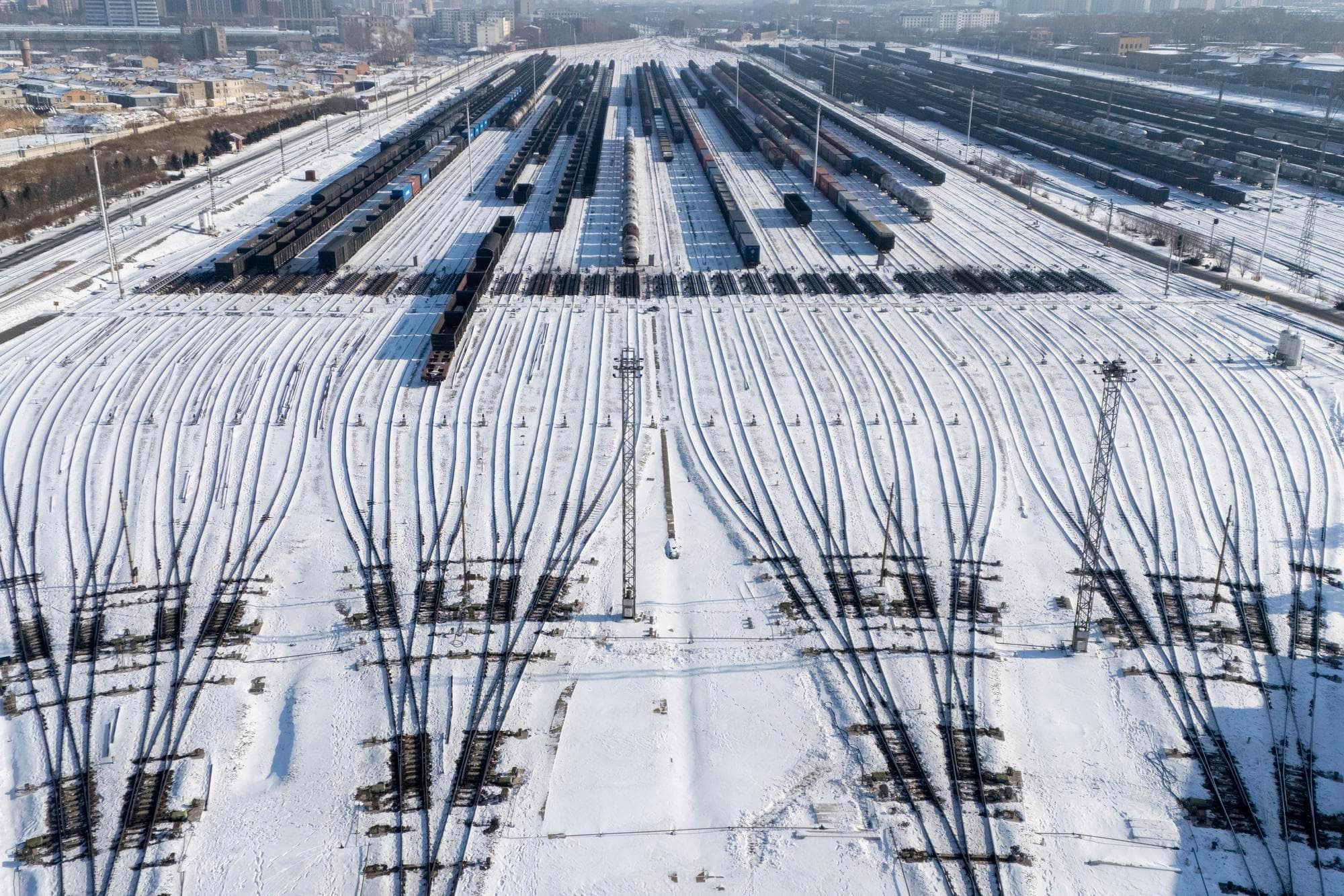 หิมะห่ม 'ลานจอดรถไฟ' ขนส่งถ่านหิน-สินค้าในฮาร์บิน