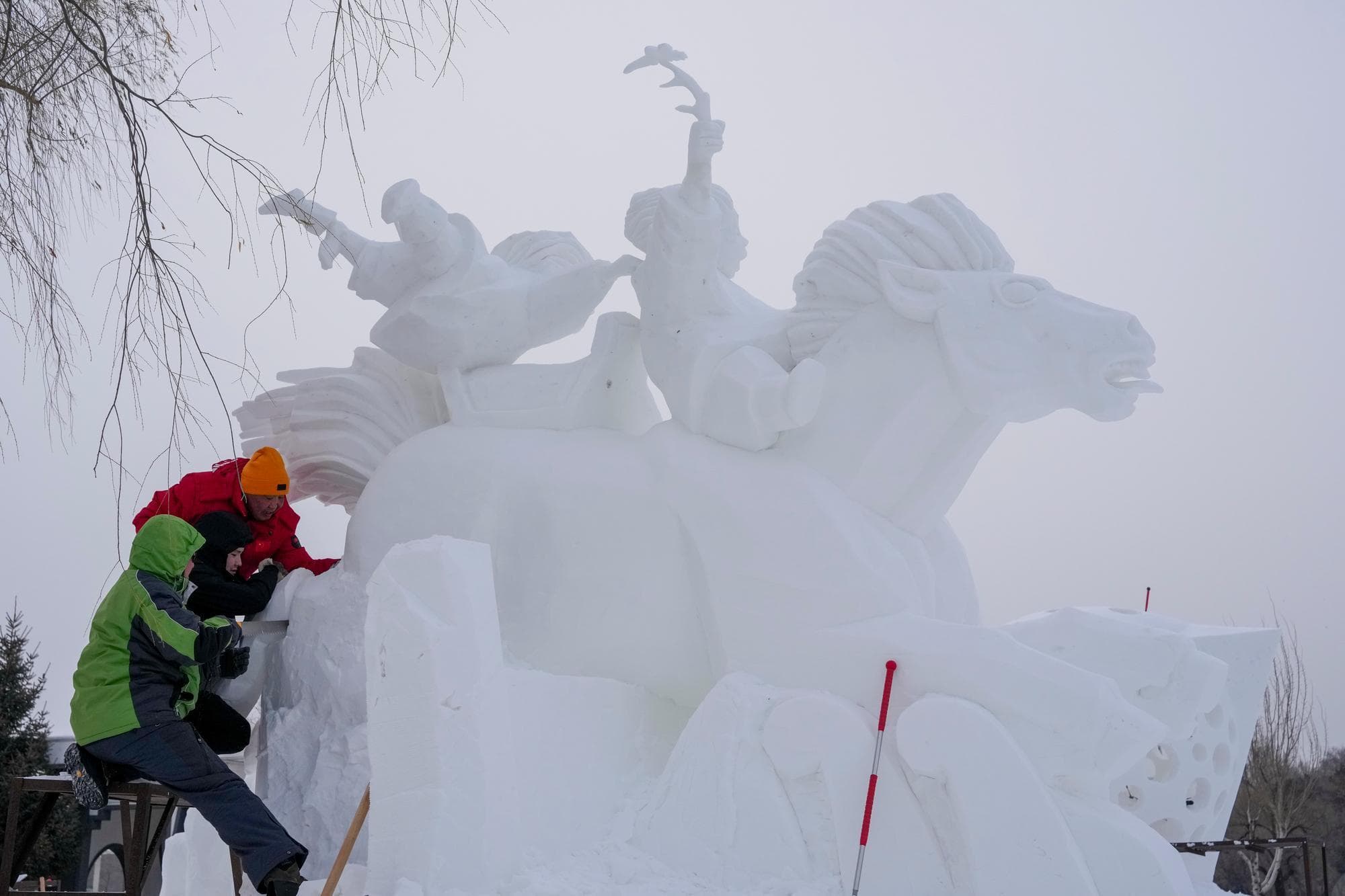 ส่องการแข่งเนรมิต 'หิมะแกะสลัก' ช่วงวันหนาวจัดในฮาร์บิน