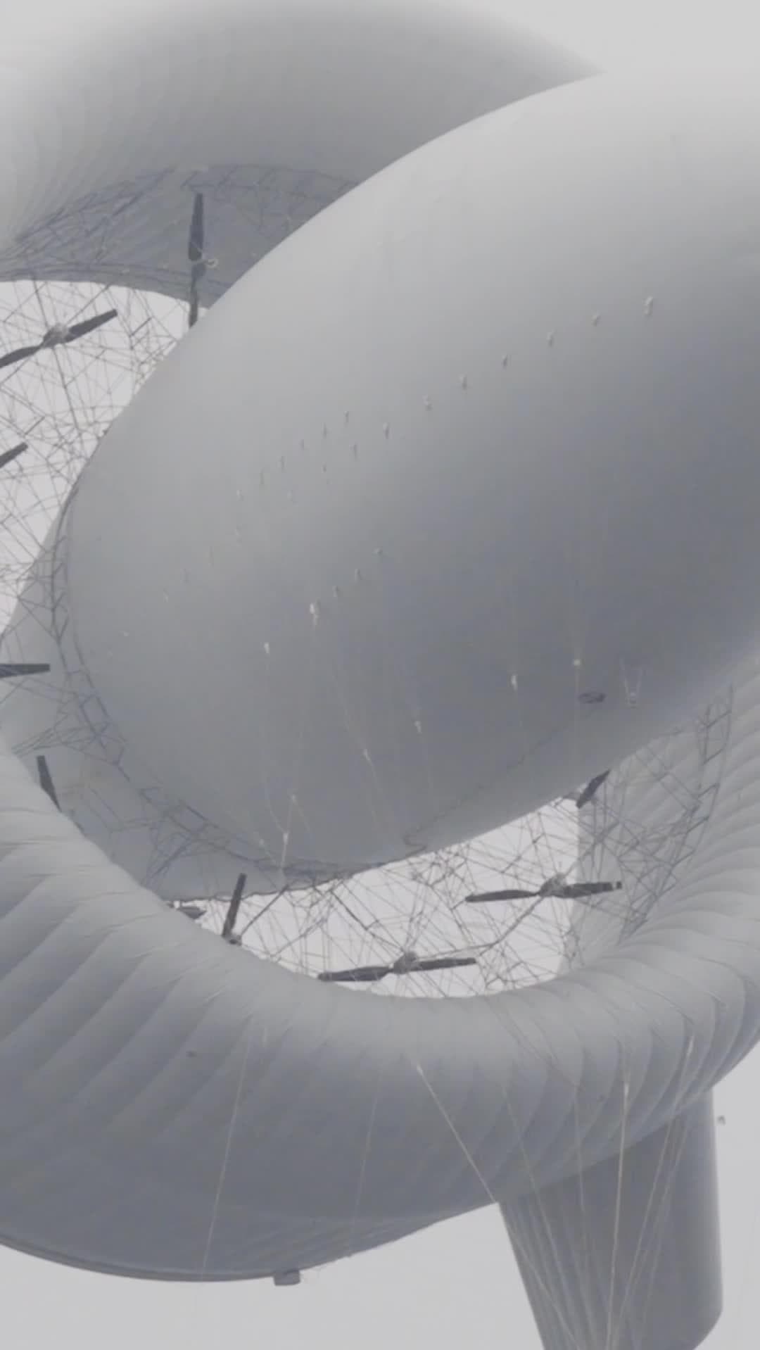 จีนทดสอบระบบ 'เรือเหาะผลิตไฟฟ้า' ขนาดใหญ่ในเขตเมืองครั้งแรก