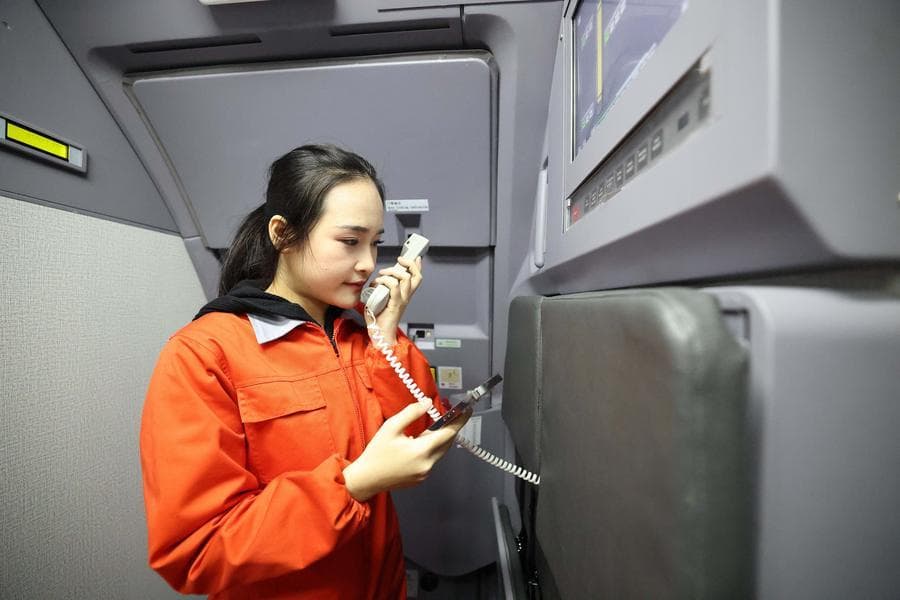 นศ.สาวไทยพิชิตหลักสูตรอบรม ‘พนักงานต้อนรับบนเครื่องบิน’ ในเทียนจิน