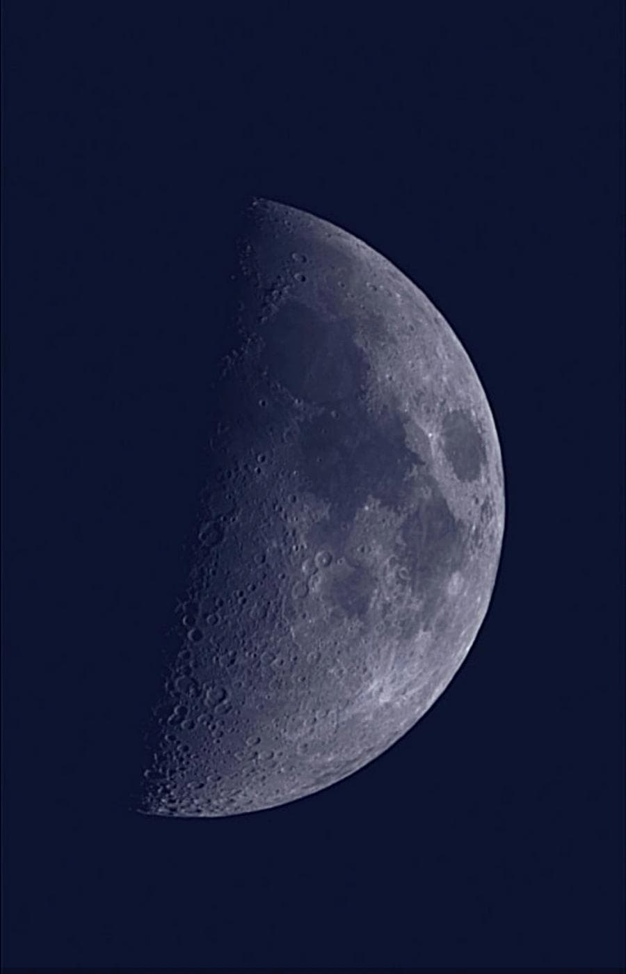 จีนเผยภาพ ‘จันทร์ครึ่งดวง’ ขนาดใหญ่ อานิสงส์โคจรใกล้โลกมากสุด