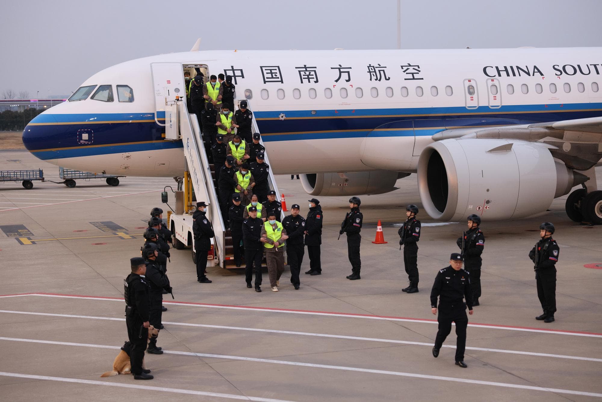 จีนดำเนินคดีบุคคล 11,000 ราย ฐาน ‘ฉ้อโกงโทรคมนาคม’ ในเมียนมาตอนเหนือ