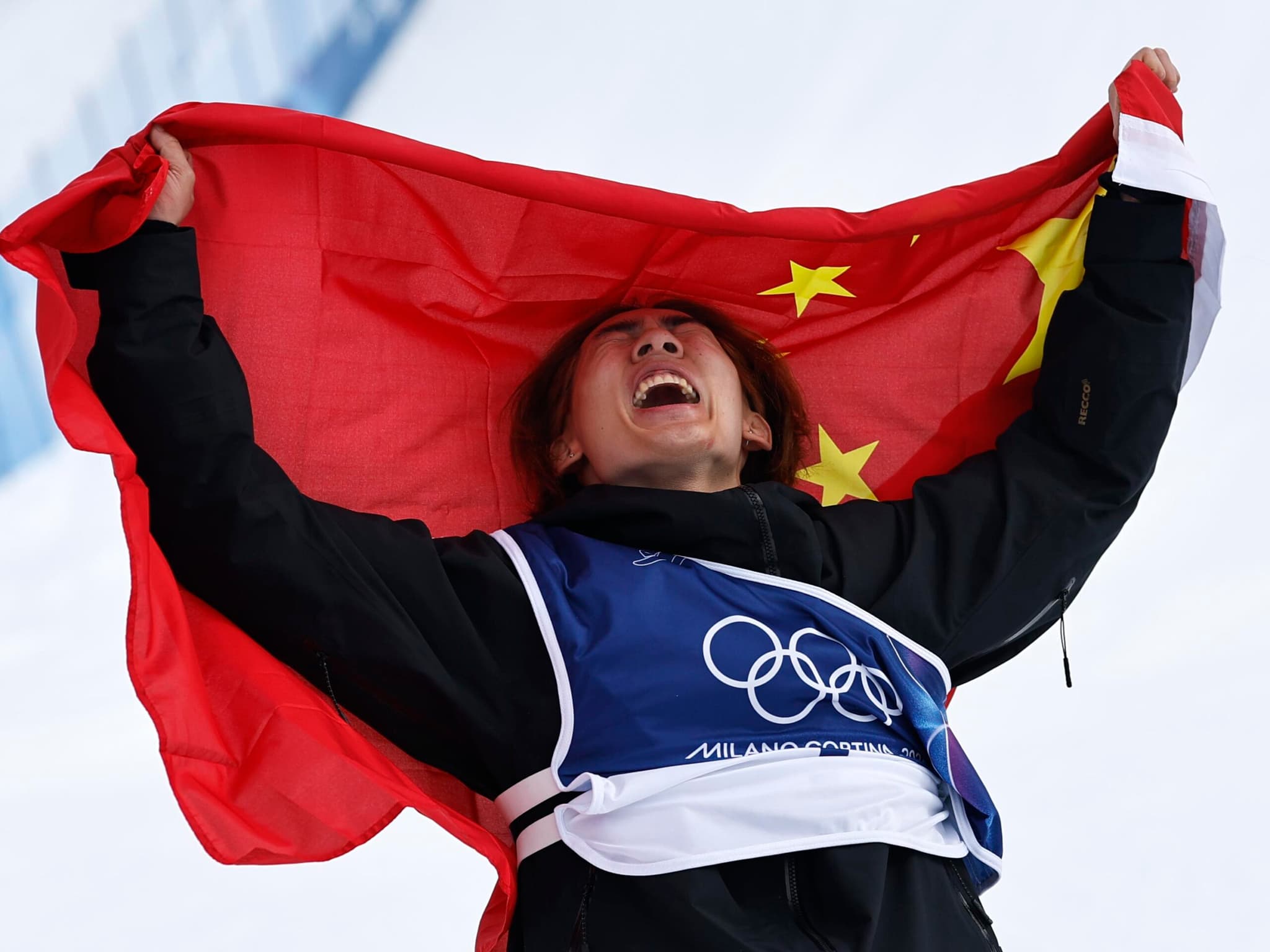 ‘ซูอี้หมิง’ ประเดิมทองแรกให้จีน จากสโนว์บอร์ดสโลปสไตล์ โอลิมปิก 2026