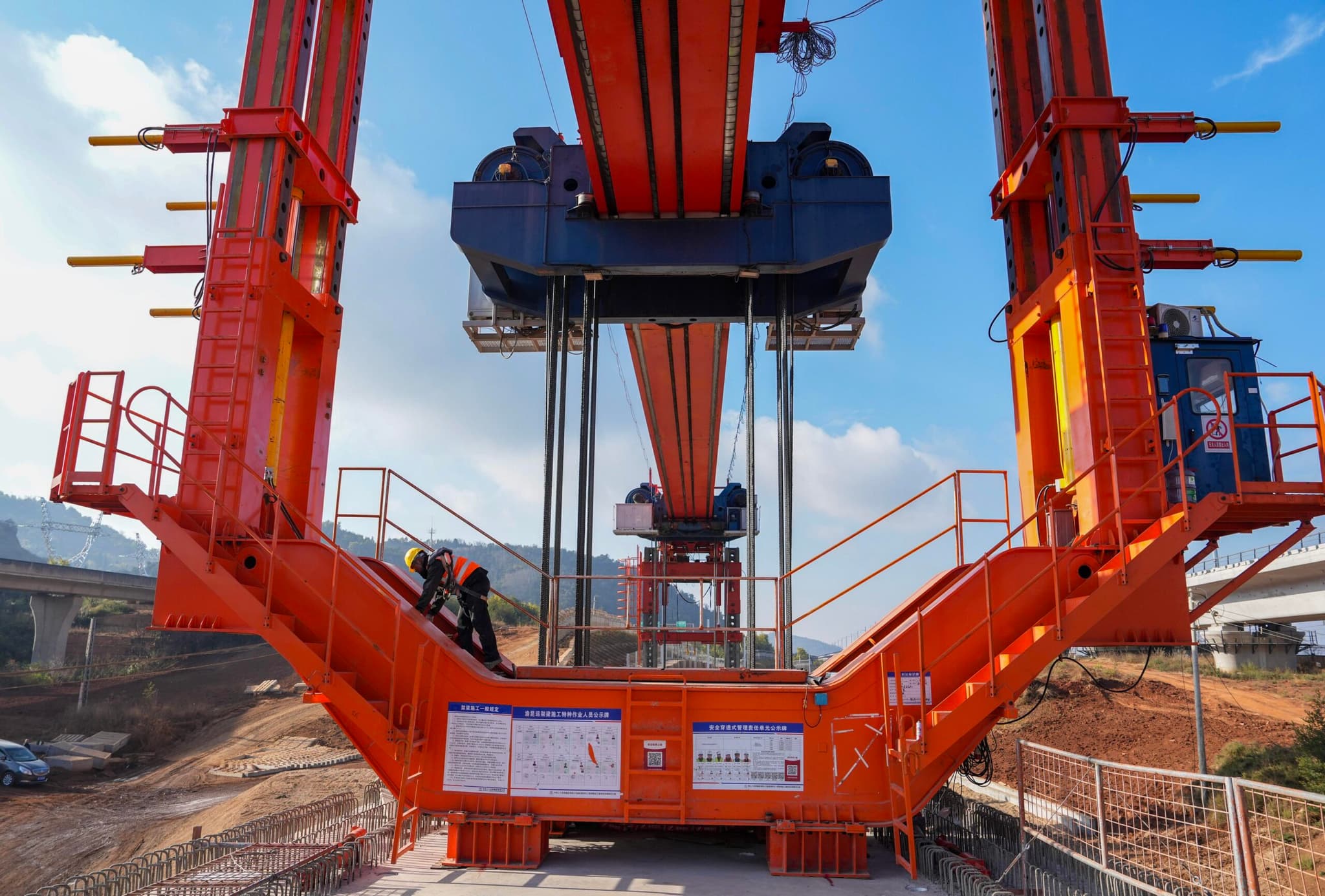 โครงการทางรถไฟเร็วสูงฉงชิ่ง-คุนหมิง สร้าง ‘สะพาน’ ครบ 117 แห่งแล้ว