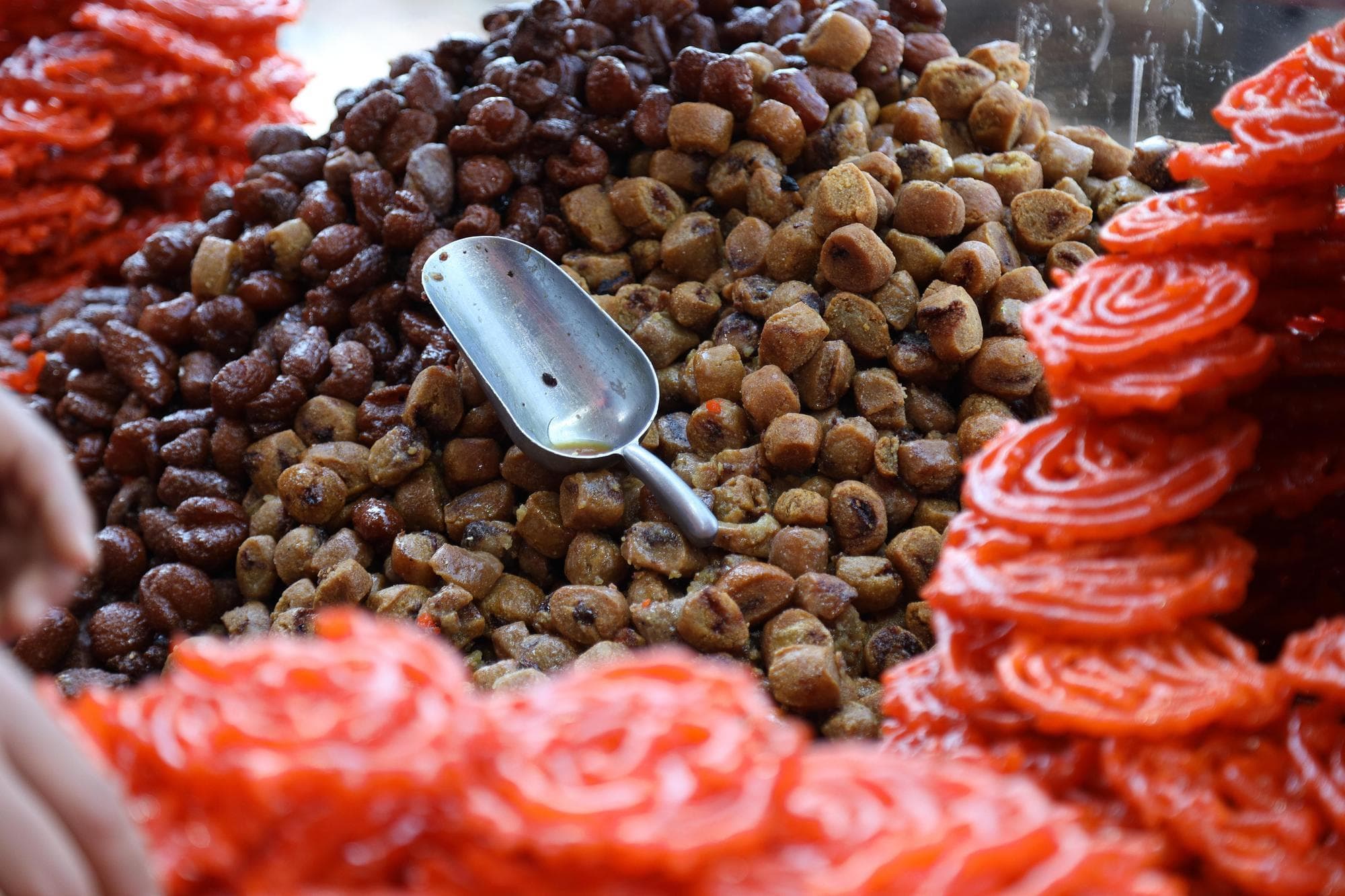 ส่องร้าน ‘ขนมหวาน’ ในแอลจีเรีย ขายหลากเมนูรับเดือนรอมฎอน