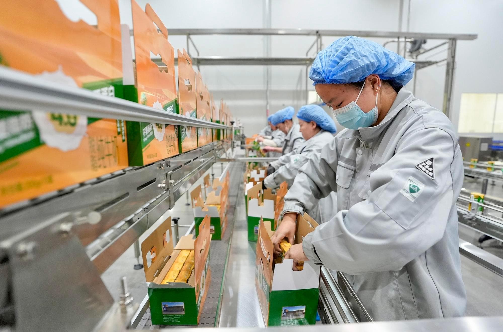 โรงงานทั่วจีนคึกคัก หวนเดินสายการผลิตเต็มกำลังหลังหยุดยาวตรุษจีน