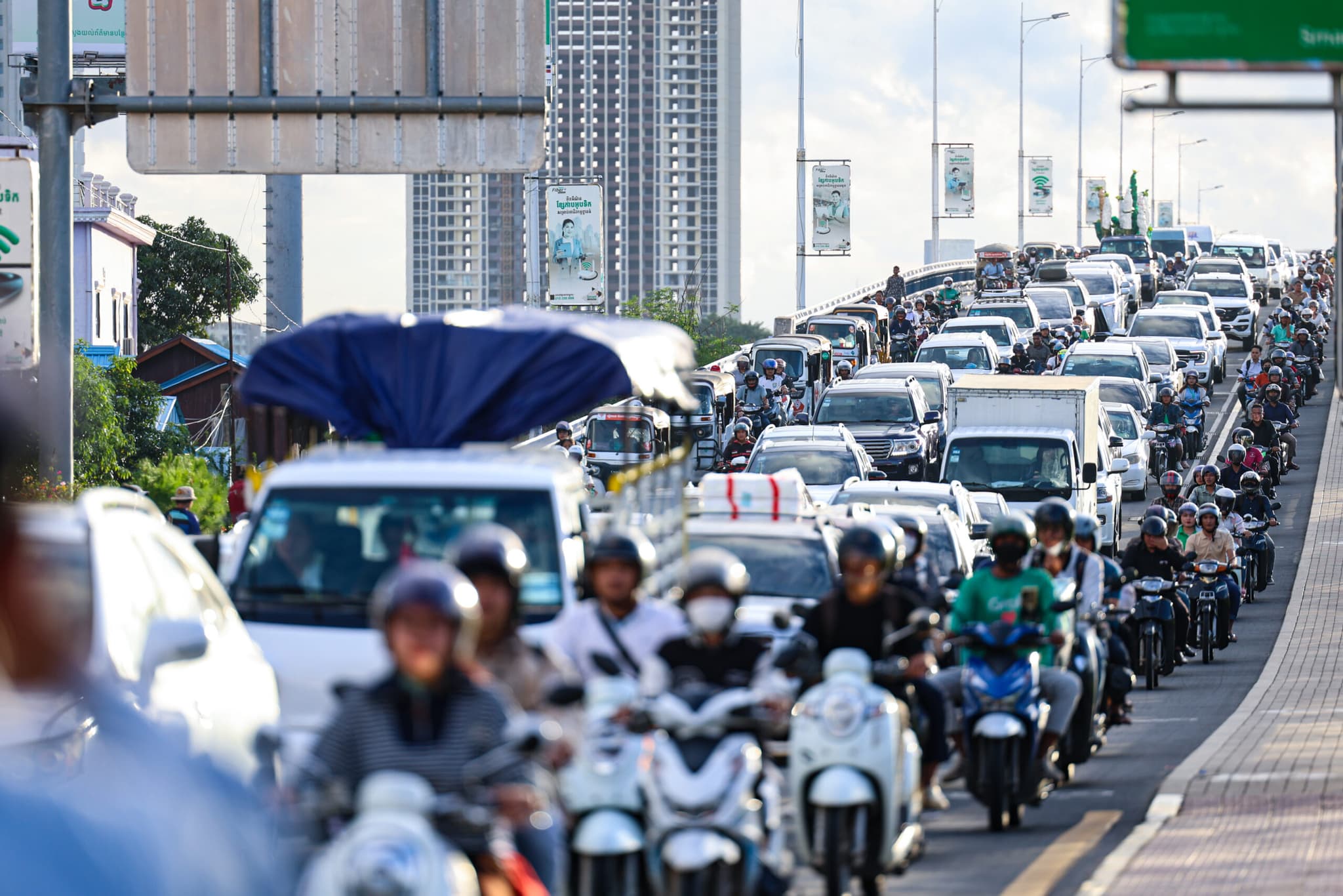 กัมพูชาเนรเทศผู้ต้องสงสัย ‘ฉ้อโกงออนไลน์’ กว่า 30,000 รายแล้ว