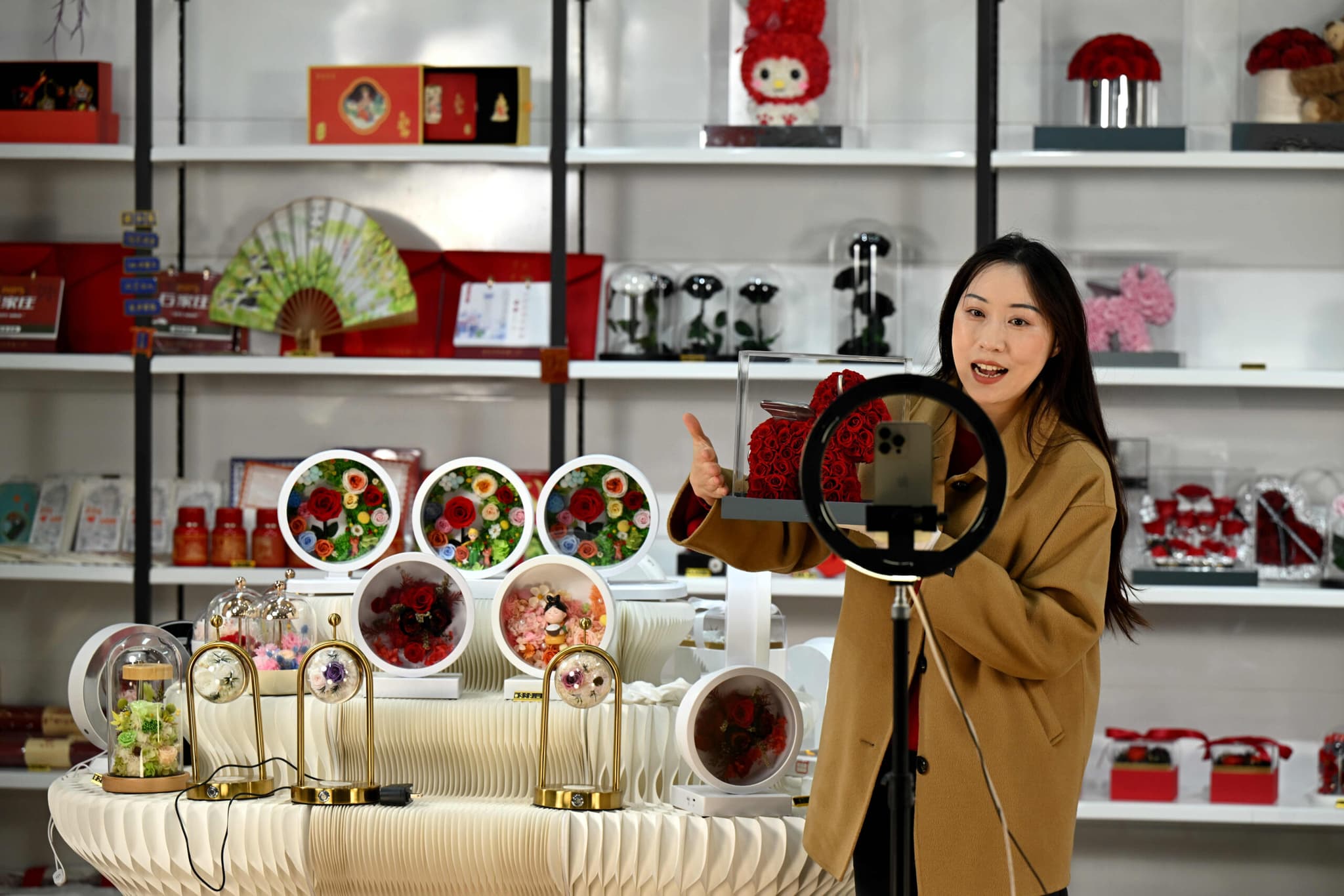 จีนเผย ‘ยอดค้าปลีกออนไลน์’ ในชนบทปี 2025 แตะ 3 ล้านล้านหยวน